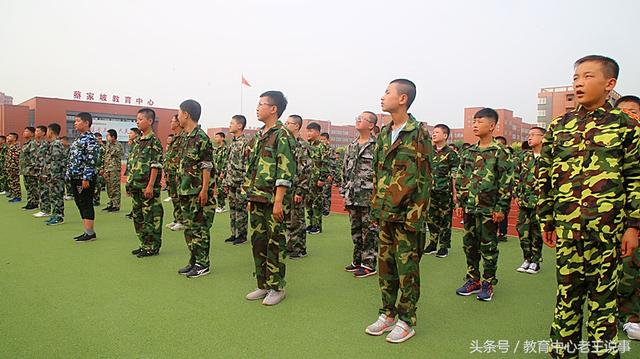 暑期余额即将耗尽,蔡家坡初级中学新生军训激情开场