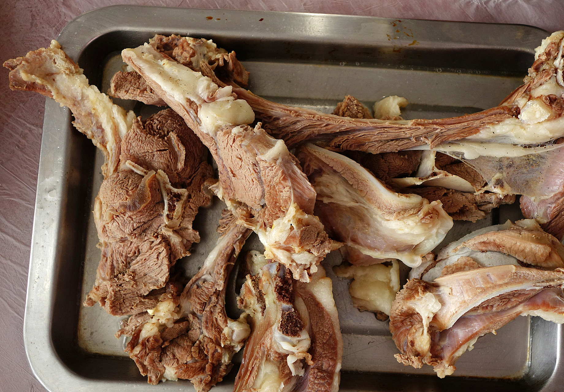 上周五晚上,我和朋友一起去品尝了手抓羊肉,那是一次非常难得的聚会.