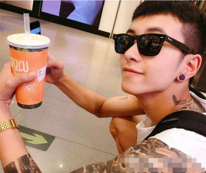 当王北车露出花臂纹身,网友:社会社会,我还是喜欢干净的宁哥!