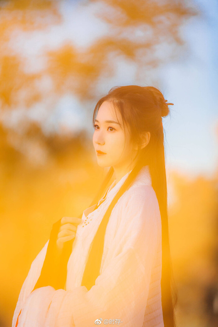 女配:她穿书后拥有超高颜值,为成全男女主,坚决做佛系女配