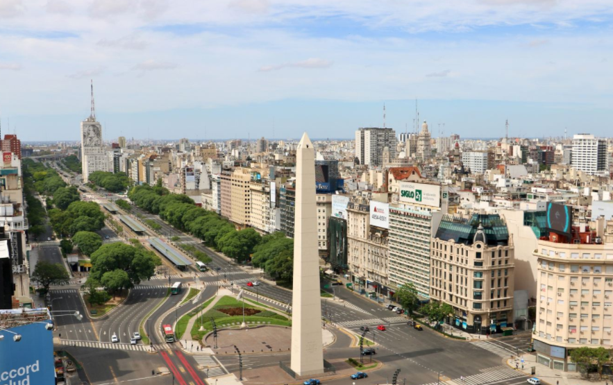 是阿根廷的最大城市,是南美第二大都会区