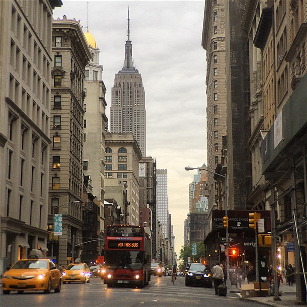 曼哈顿是纽约的市中心,是世界上最富裕的地区.