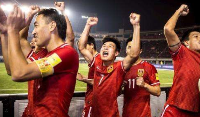 中国男足成员不会停球?连业余爱好者都不如!这究竟是谁的失误?