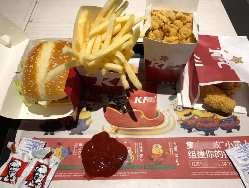 肯德基餐盘上垫的纸到底是干嘛用的?可不要再搞错了,免得被笑话