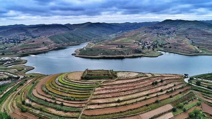 西吉震湖美景情况