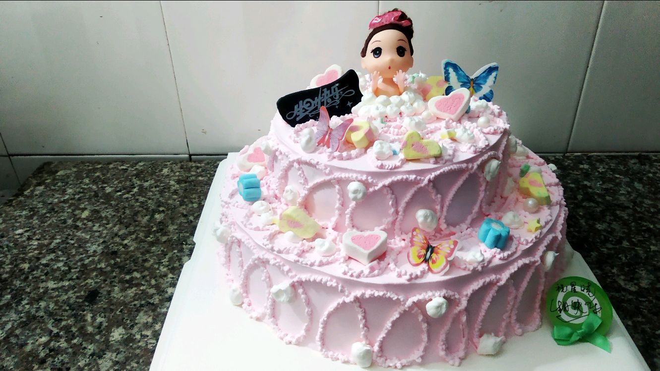 粉红色泡泡浴芭比娃娃小公主生日蛋糕制作方法