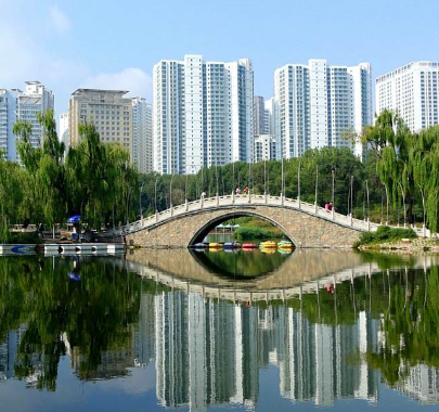 西宁市最大的公共游乐公园——西宁人民公园,这个冬天