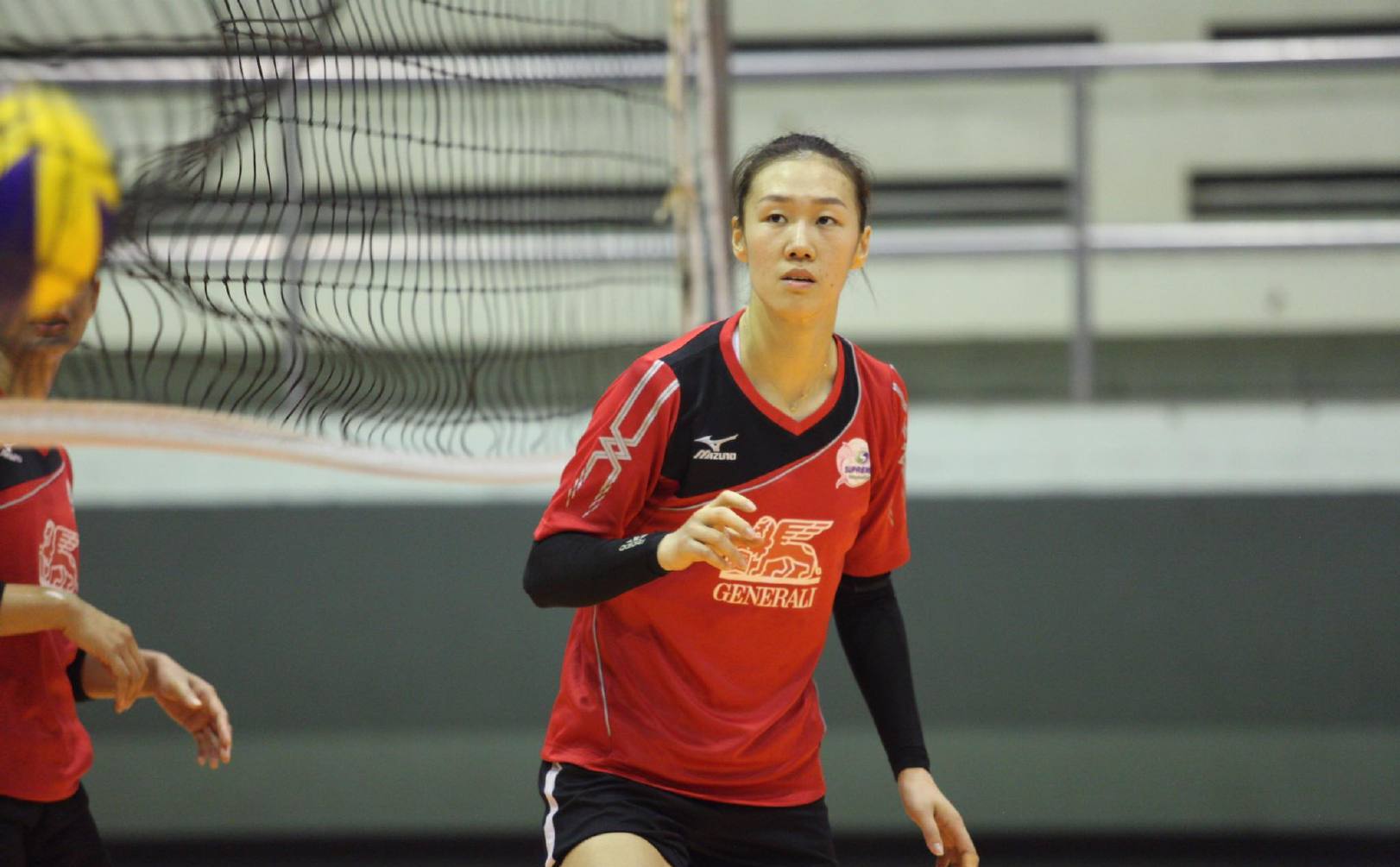 浙江女排二传手王娜留洋泰国,与春武里至尊开启第一练!