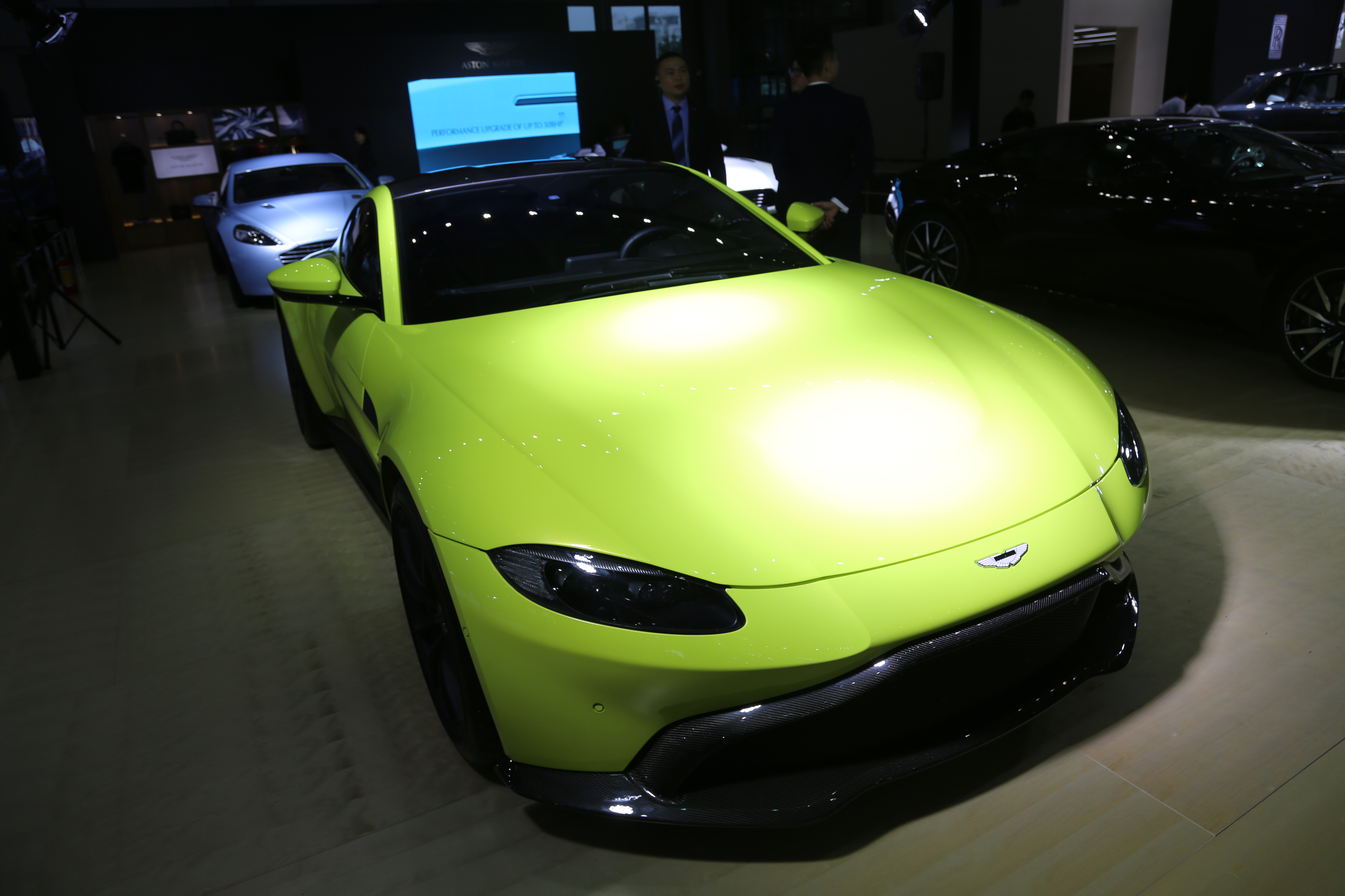 百公里加速3.6秒最高时速314公里,八戒实拍阿斯顿马丁新vantage