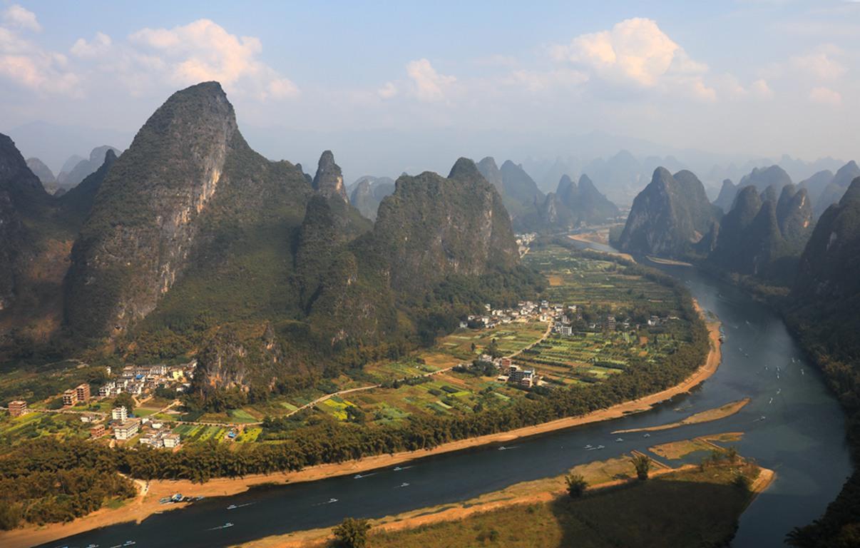 广西.阳朔月亮湾自然风景区.桂林风景拍摄基地