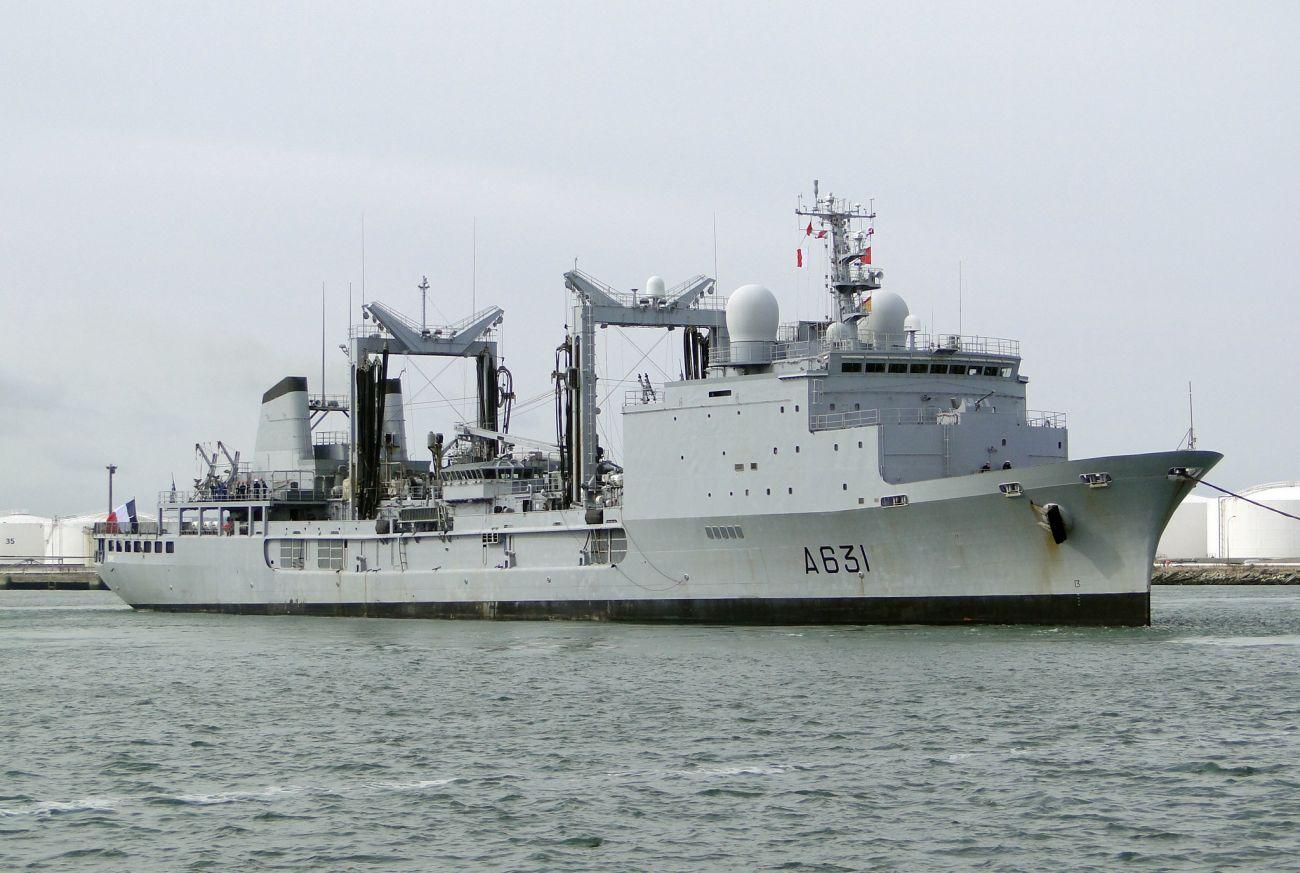 法国海军补给舰图片
