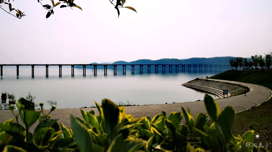 郧阳汉江桥边风景