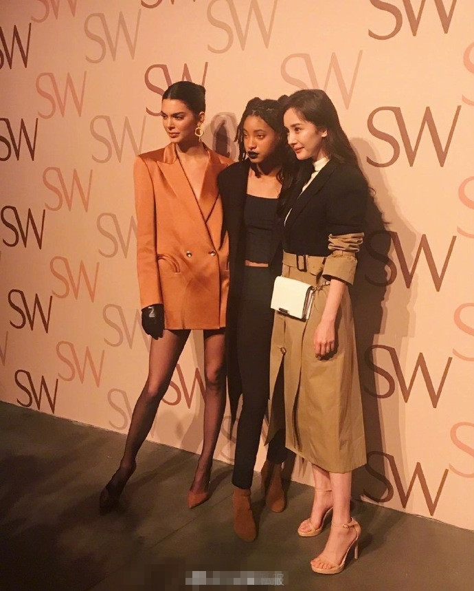 杨幂与kendall jenner,willow smith共同出席活动,腿一点都不输