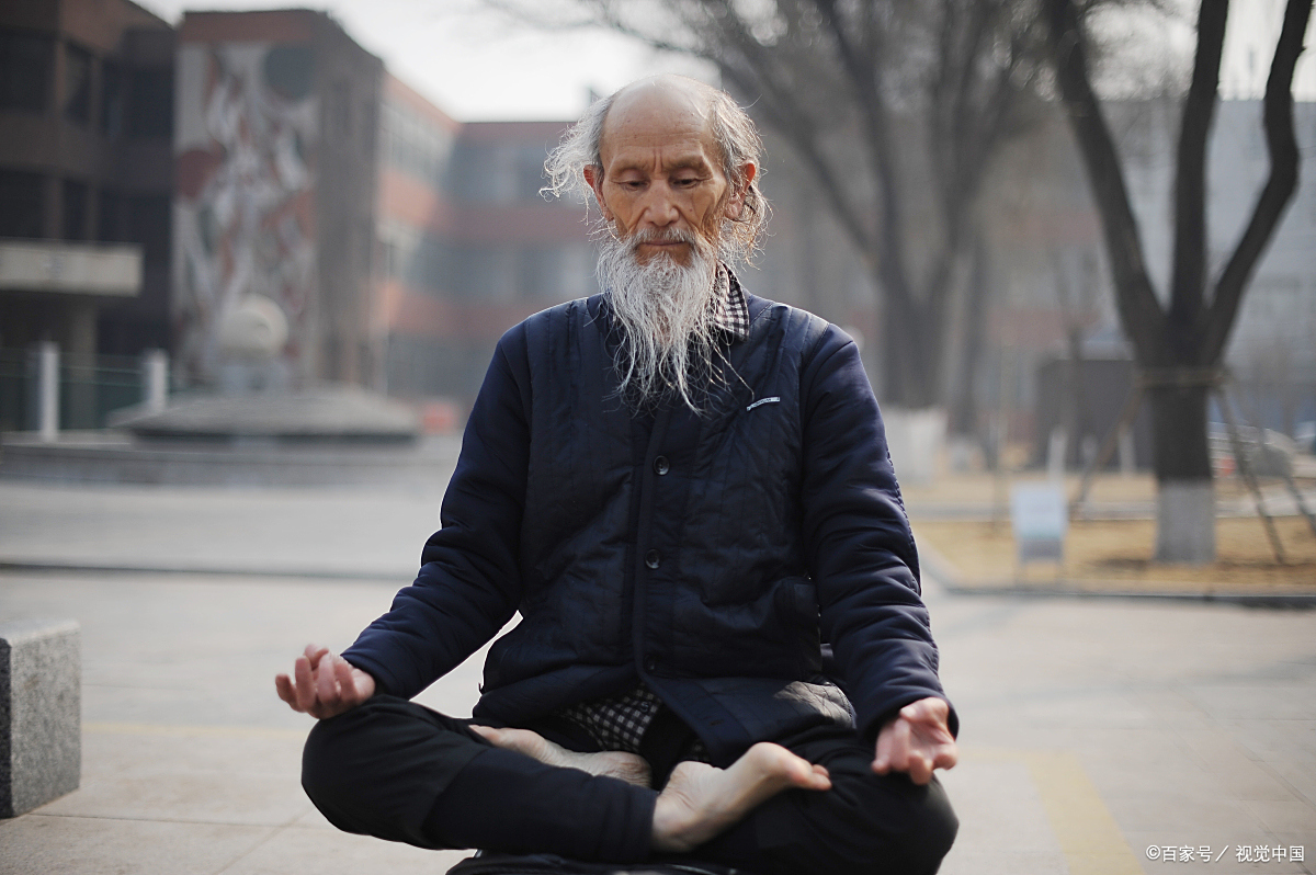 王松龄气功——傻坐法