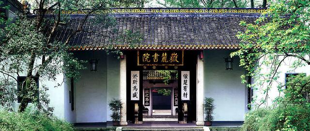 宁愿自己亏损,也不收游客门票的5a景区,网友:行业标杆