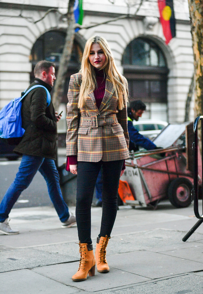 伦敦时装周街拍证明 格纹不仅是英国经典,也是万年的流行趋势!