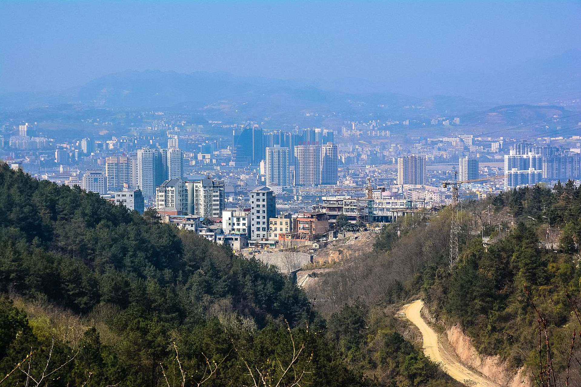 [原文:陕西安康旅游必去十大景点]
