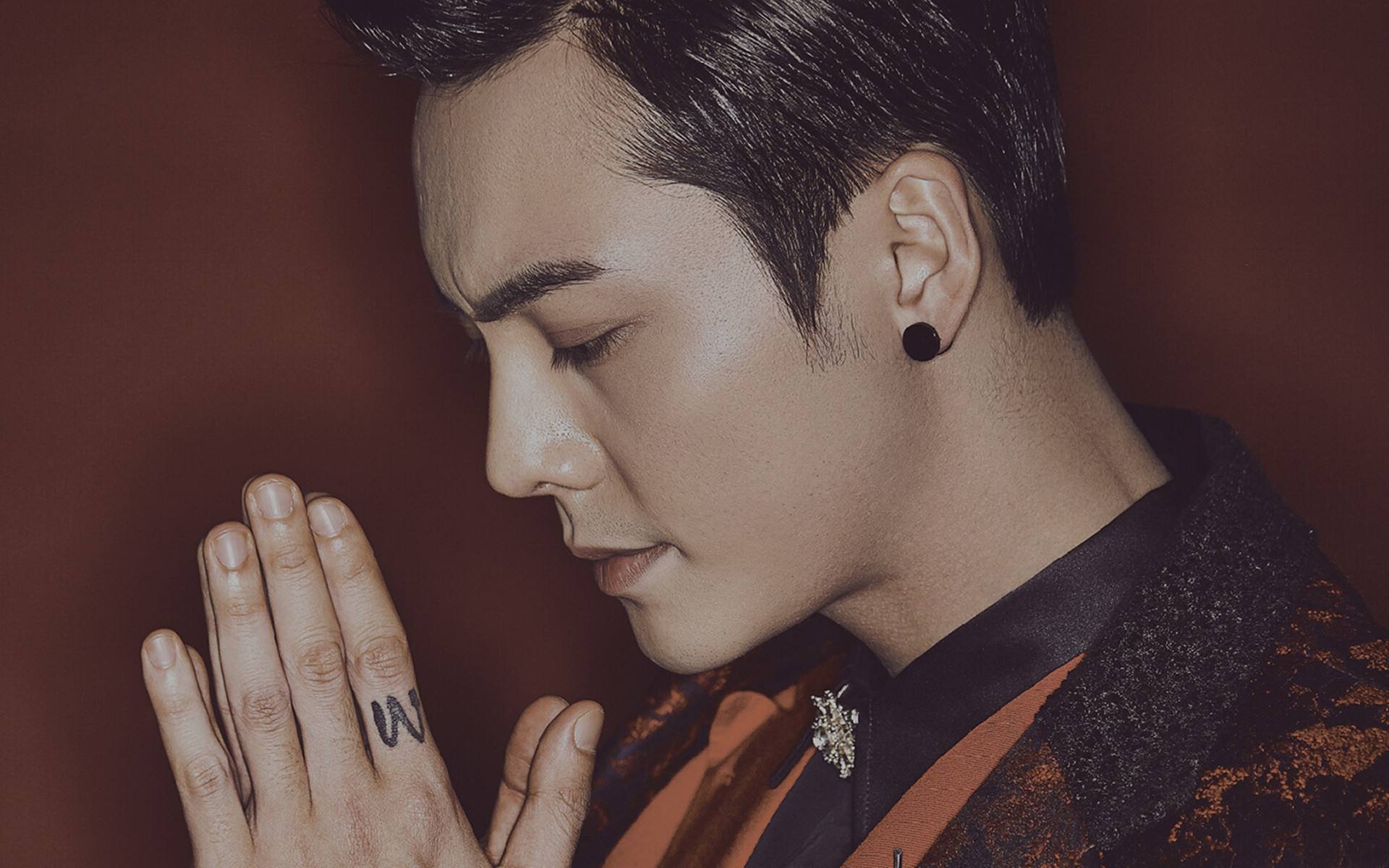 橙红年代男主角,高颜值演员陈伟霆,第一张好般配