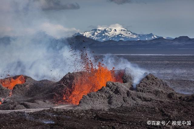 世界上最壯觀的10座火山,隨時都有噴發的危險,但遊客仍絡繹不絕