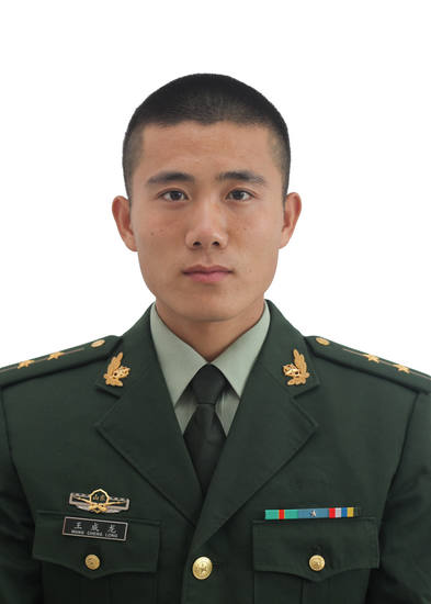 烈士王成龙,23岁的年轻军官,将自己的青春永远定格!