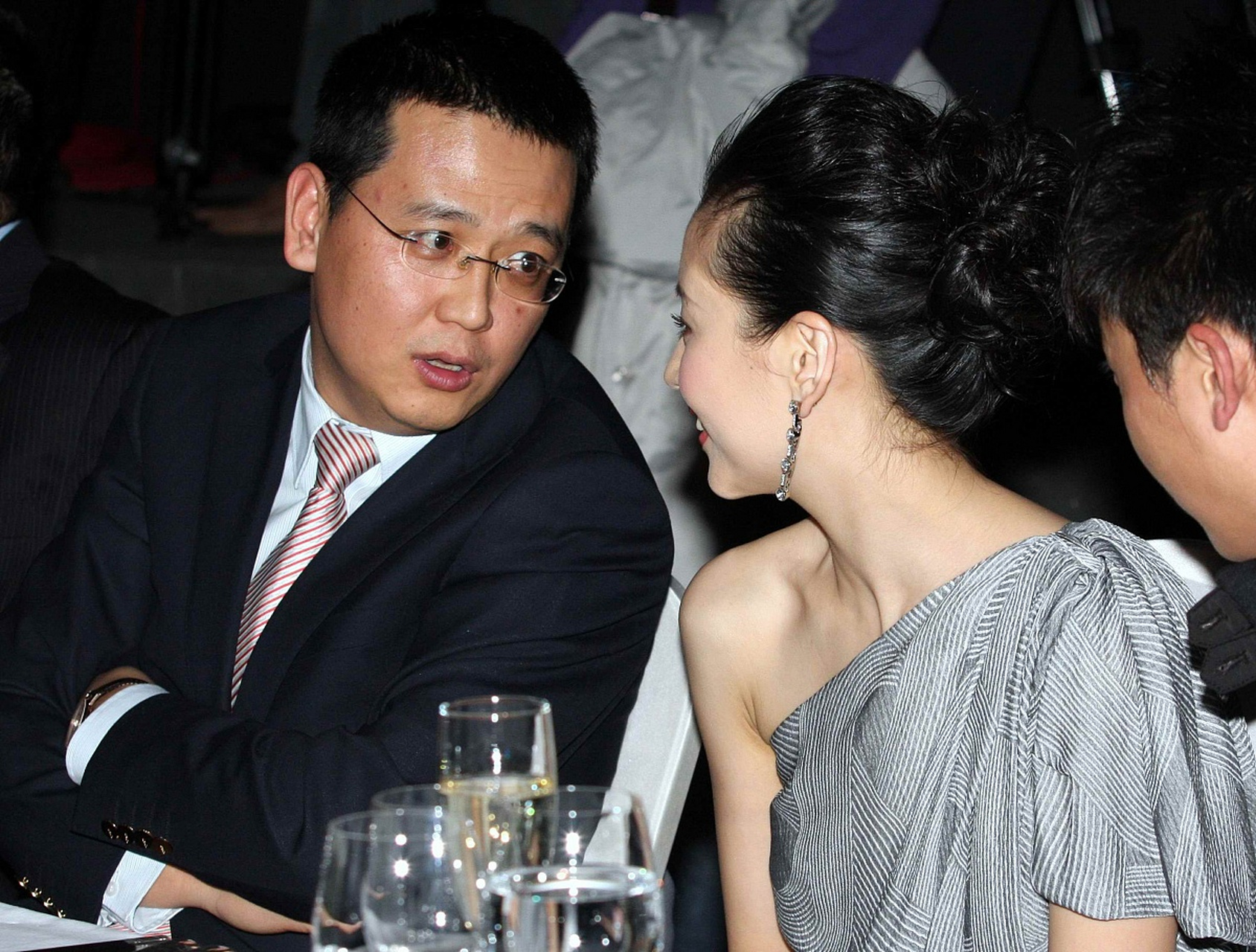 2009年,密春雷对妻子金晶说:"我今天必须和你离婚,给董卿一个名分,我