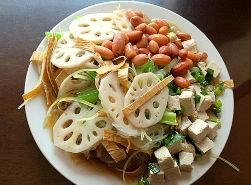 素拼菜,看着拼的还是不错的,看着就非常美味,美滋滋