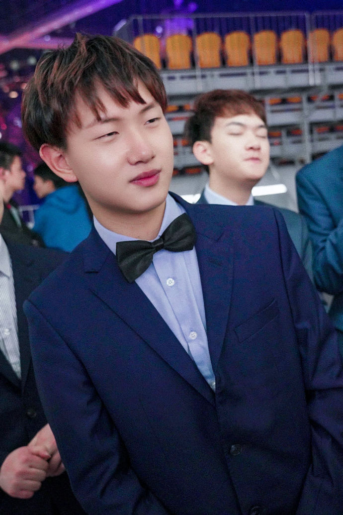 王者荣耀:qghappy飞牛重返校园!fly:圆了自己的梦想