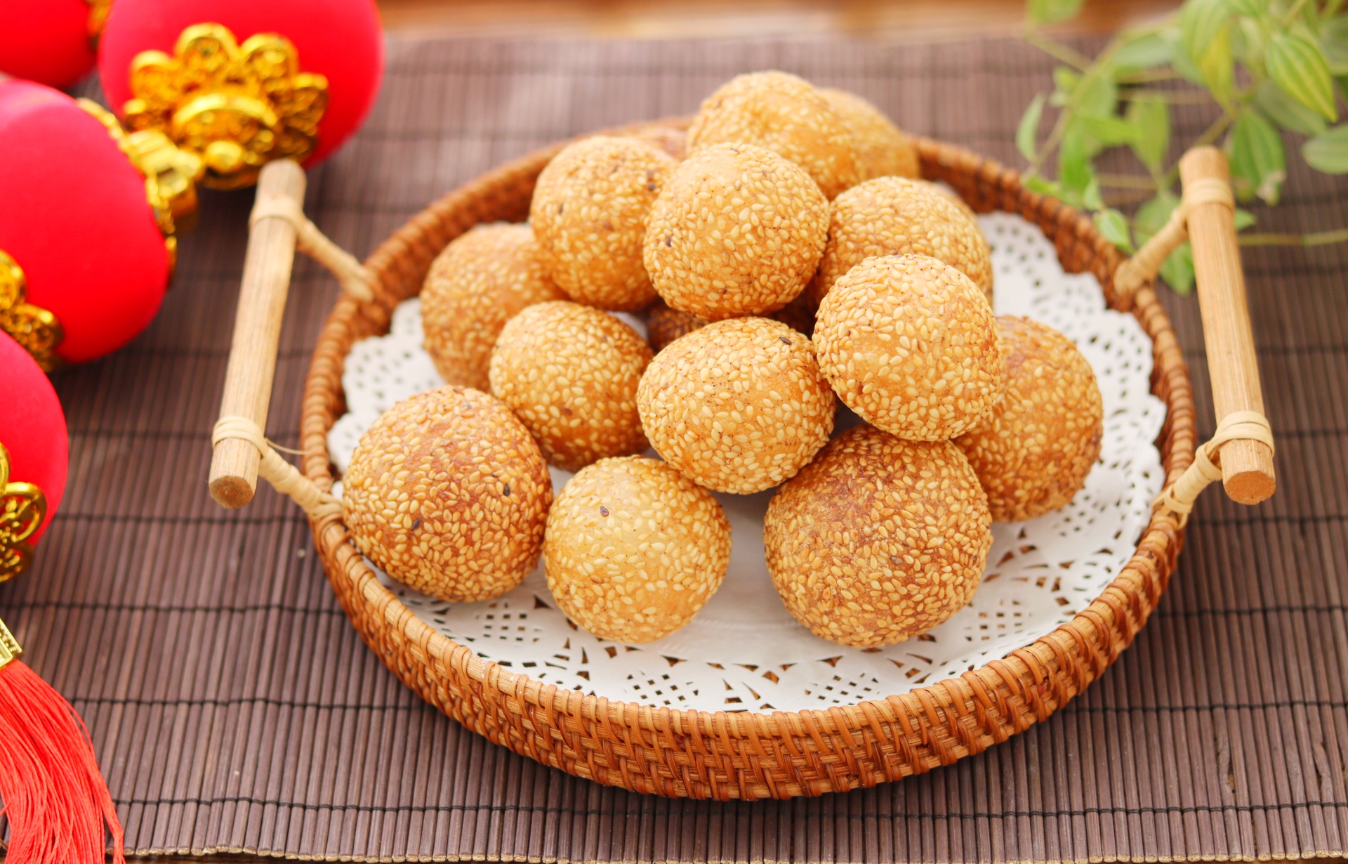 过年做麻团,掌握这两小技巧,个个空心不爆裂,口感更软糯