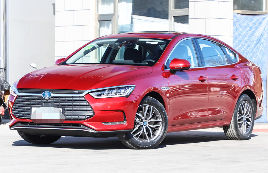 秦pro ev ev500智联领耀版,拥有炫酷的外形,运动感和科技感并存