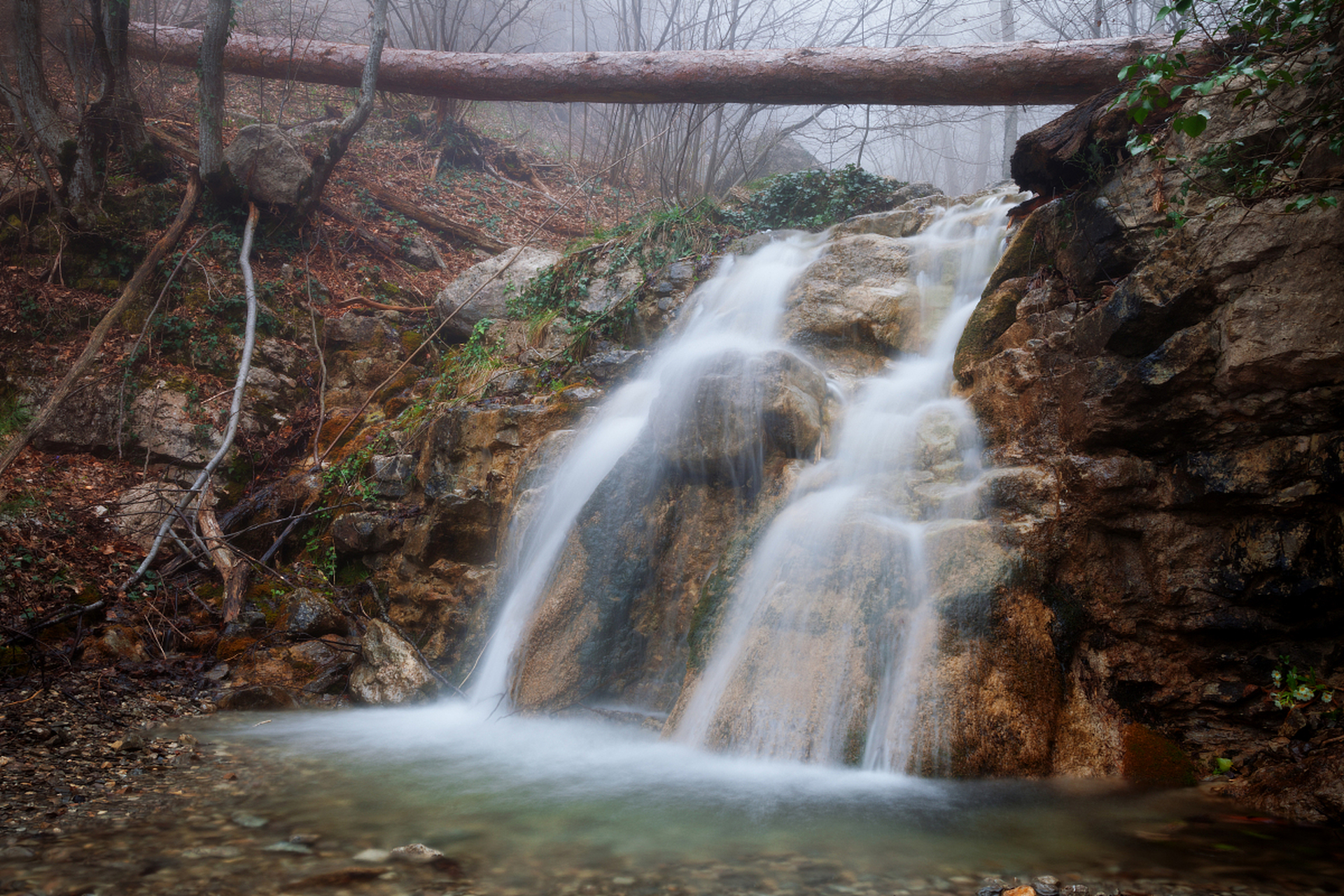 92 这个风景区位于河北省的灵寿县,是一个充满神秘和自然魅力的地方