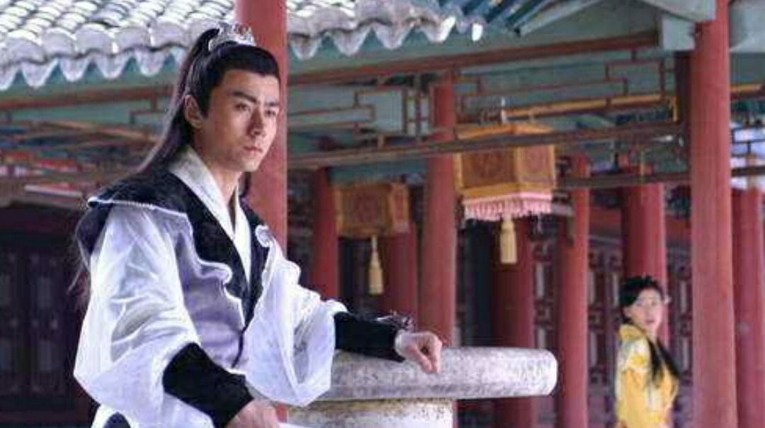 英雄泪,枭雄情.《泪痕剑》司马超群卓东来"友情"的执拗与颠覆