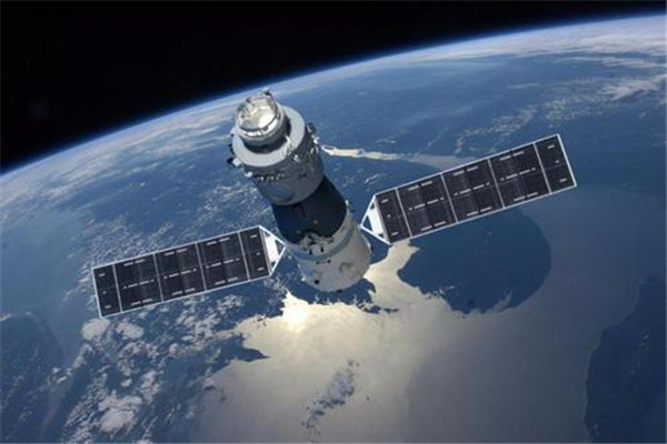 美国绝密间谍卫星有危险?俄军用卫星已接近,美马上高度警惕