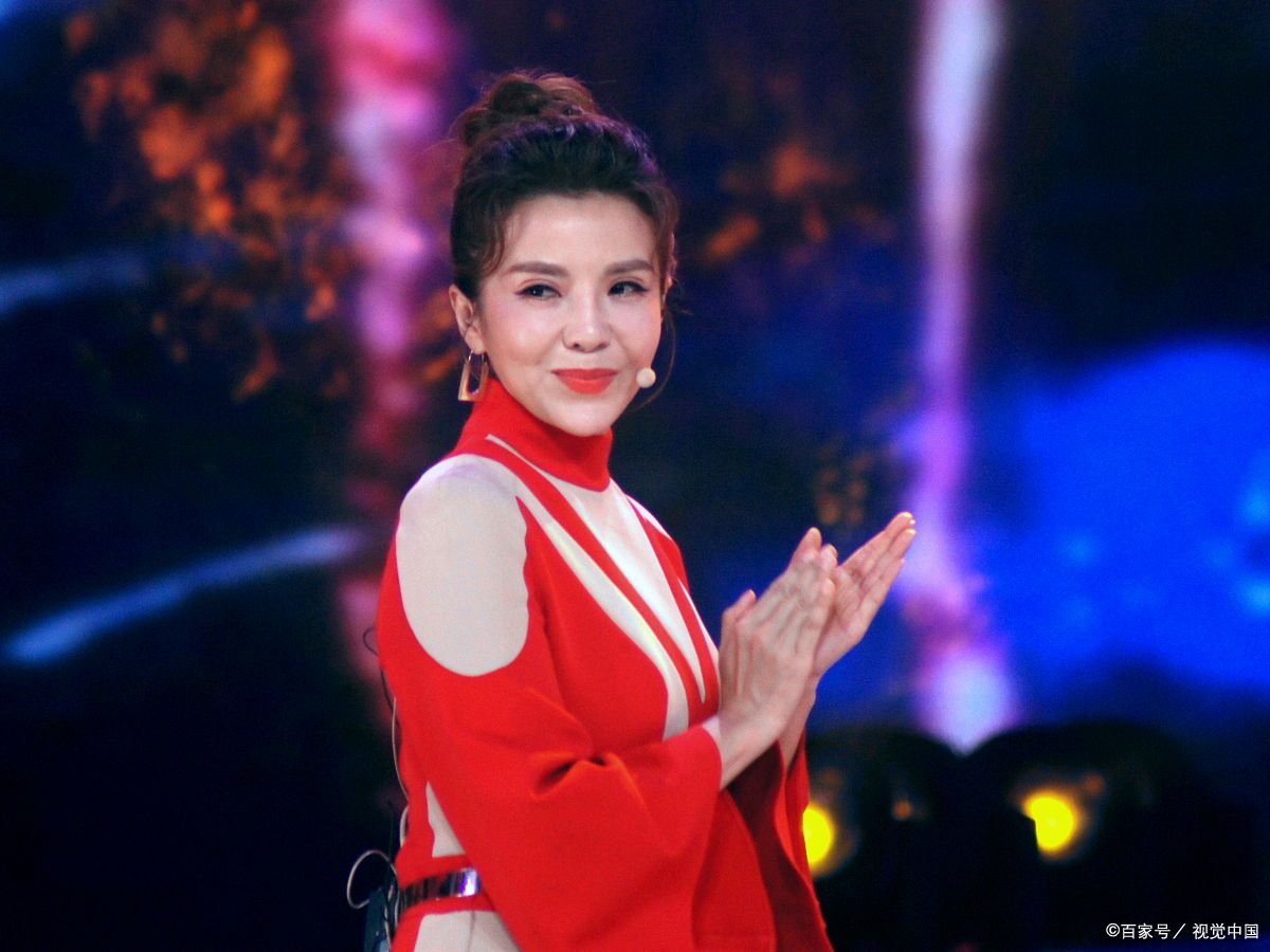 "执掌"《星光大道》后,朱迅整个人越来越矫情了!