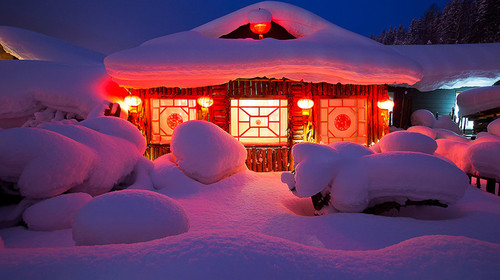 雪乡夜景,一场春暖花开时也无法忘记的美梦