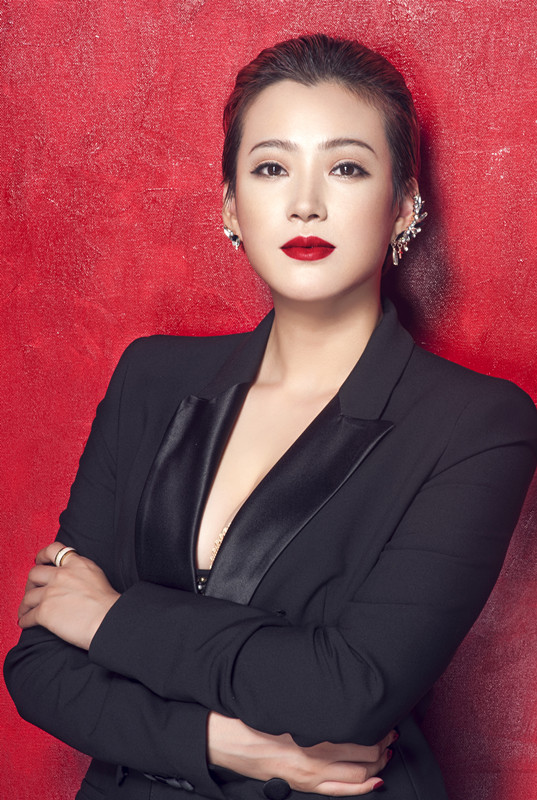 听说这些大陆女歌手都身高170cm,叶一茜原来也在其中