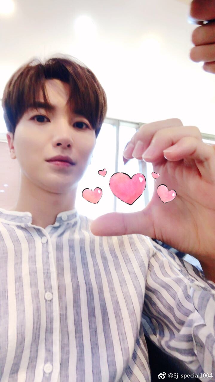 又双叒叕又一位想起密码了!特哥手比半颗心回归微博