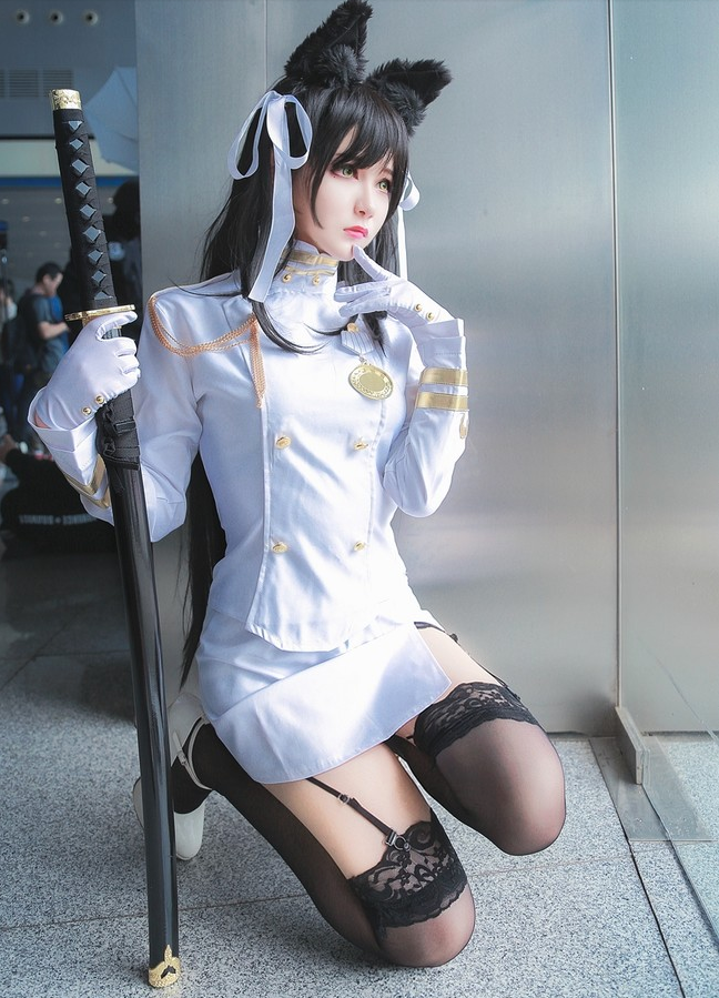 碧蓝航线cos爱宕重舰,狐耳指挥官套装,网友:表白小姐姐!