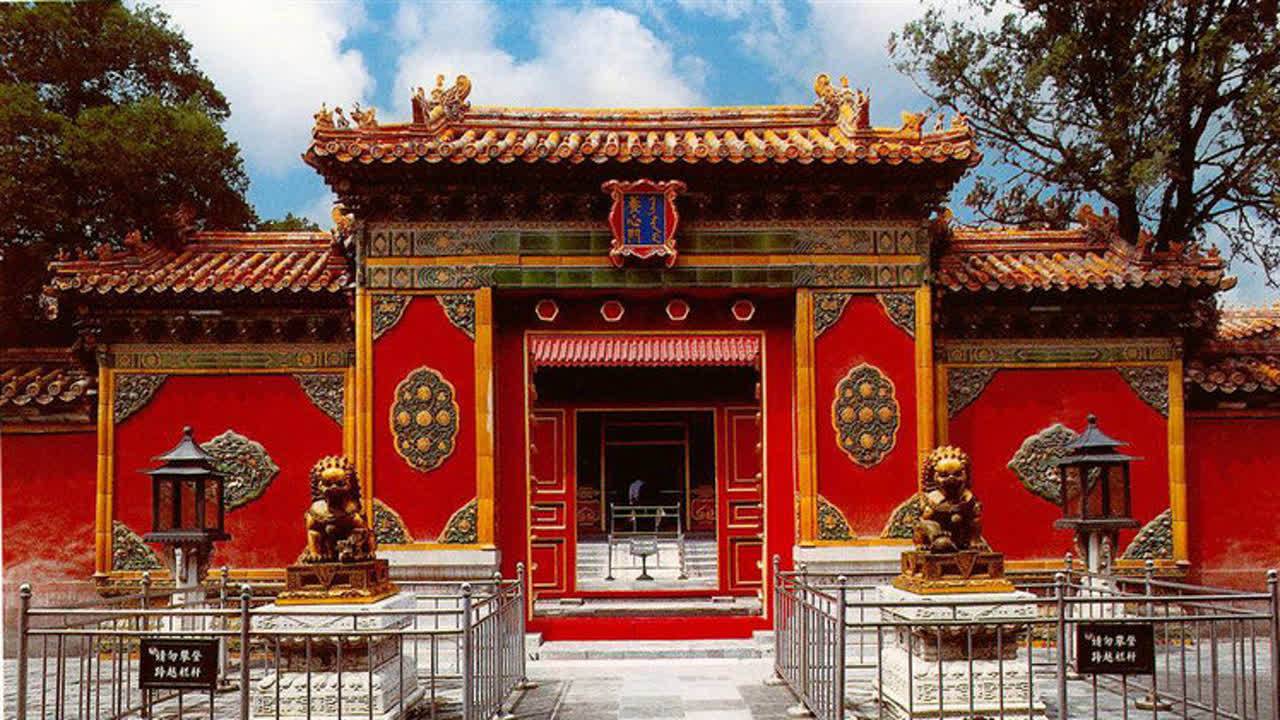 养心殿作为皇帝的"卧室"为何阴冷潮湿?工人掀开地砖找到答案