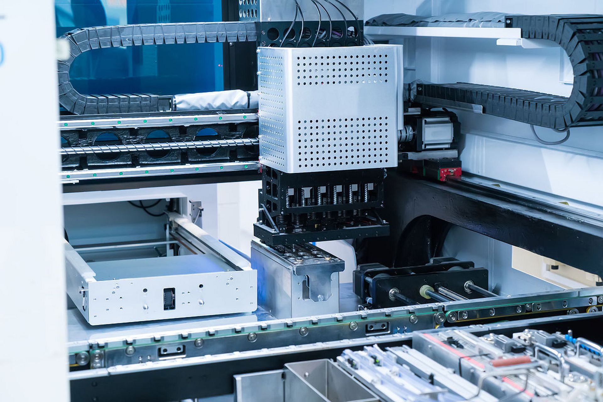 接下来,中国即将在这片科技高地上巍然屹立,在光刻机领域成为无可争议