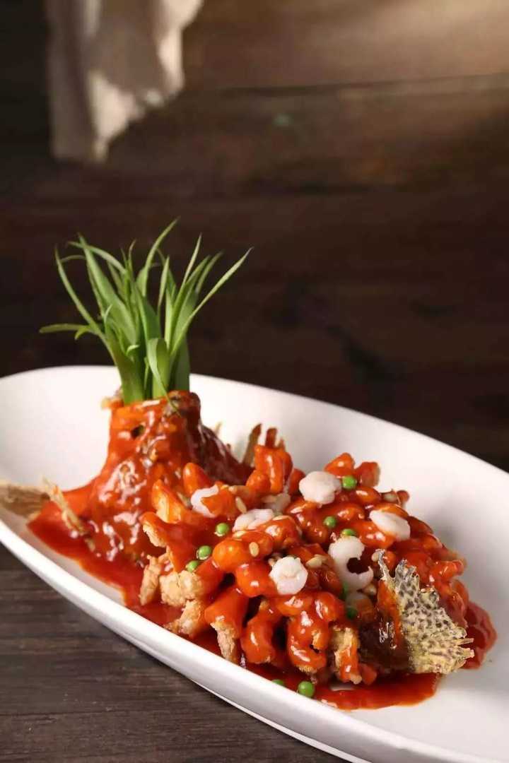 要划船,西湖六码头,要吃菜,杭州天香楼