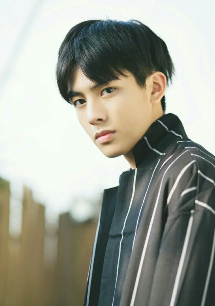 公认19岁最帅的男星,吴磊已经够帅的了,不过只能垫底