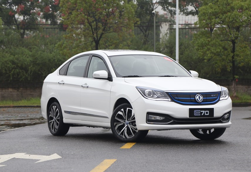 纯电动风神e70—东风风神汽车推出的2018款,补贴后13.58万元起!