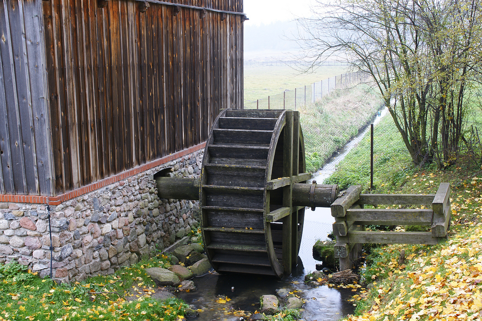 穿越时空的旅行# 在自贡燊海井的游玩中,我们得以亲身体验到古代盐 