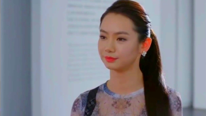 女王乔安遇前任女朋友被找茬 轻松把对方秒成渣渣