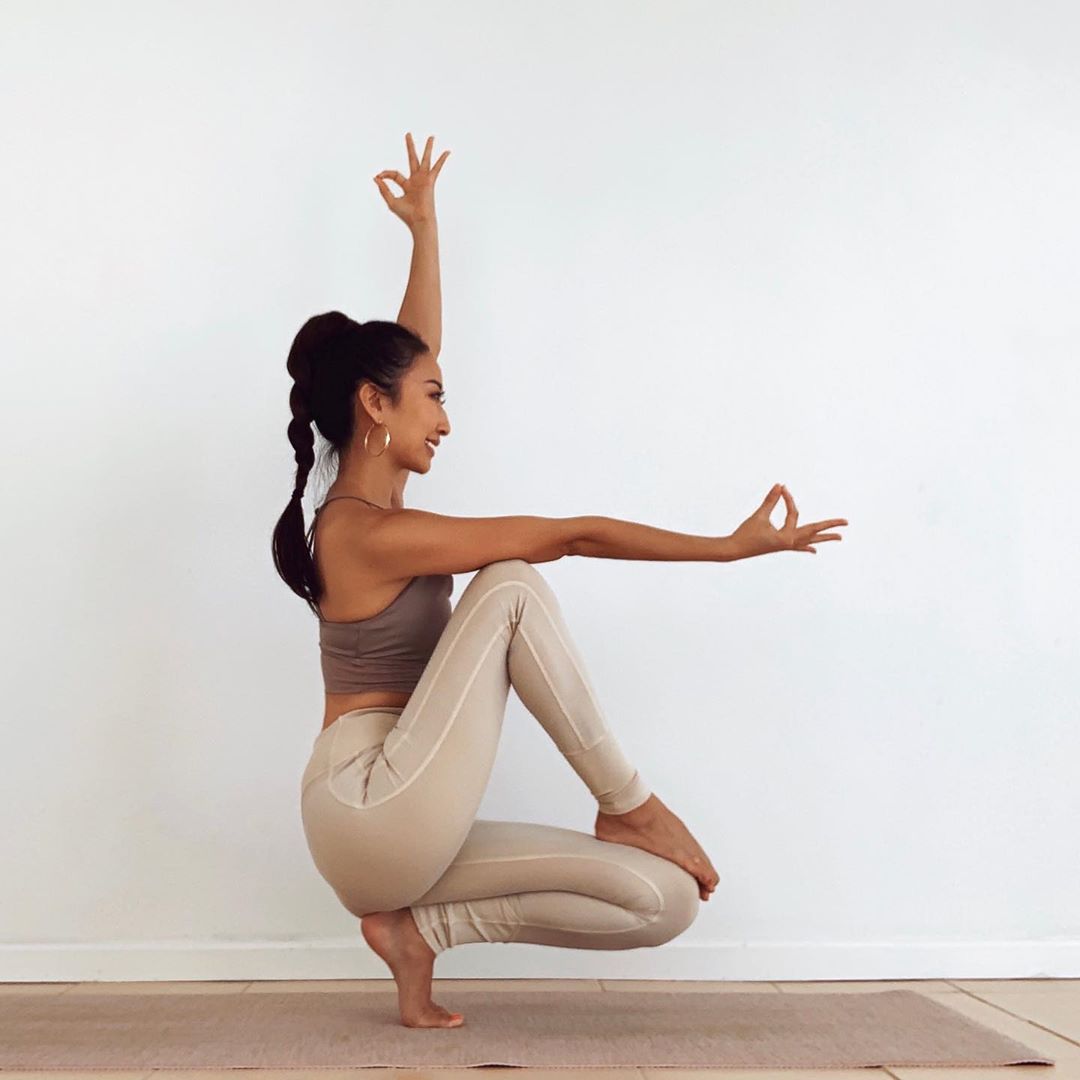 腿粗腿型不好看怎么办?平常的运动很难奏效,试试练习瑜伽