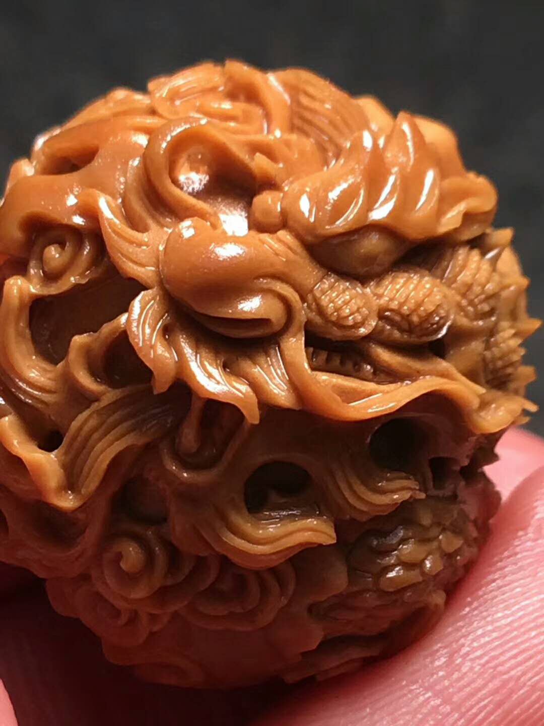 九龙戏珠核雕手串,2.3*2.4 立体感超强,龙型变幻莫测