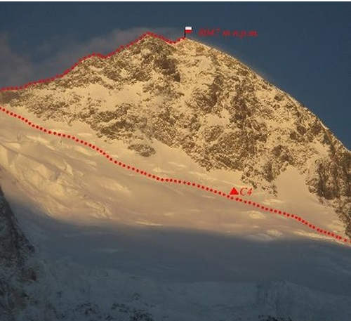 在乔戈里峰东南12公里处是布洛阿特峰,海拔8051米,峰体常年被冰雪覆盖