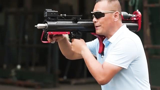 中国研发新型"水箭炮"!弹头多样威力大 可击穿120毫米钢化玻璃