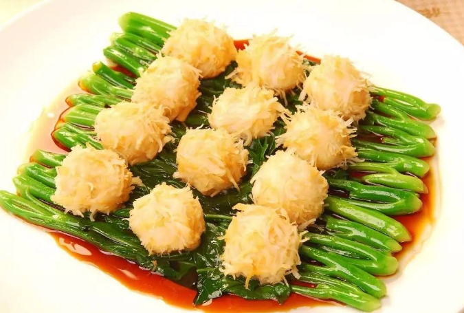 山东传统特色名菜之一——嫩爽多汁的绣球干贝