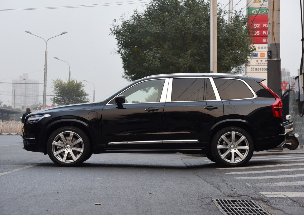 沃尔沃xc90新能源-t8荣誉版—沃尔沃汽车推出的suv,实车亮相!
